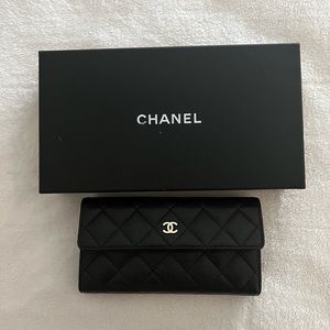 AUTHENTIC Chanel Caviar Wallet
